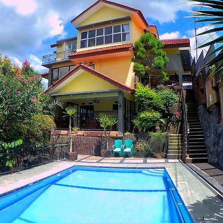 Villa Dira Bogor Exterior foto