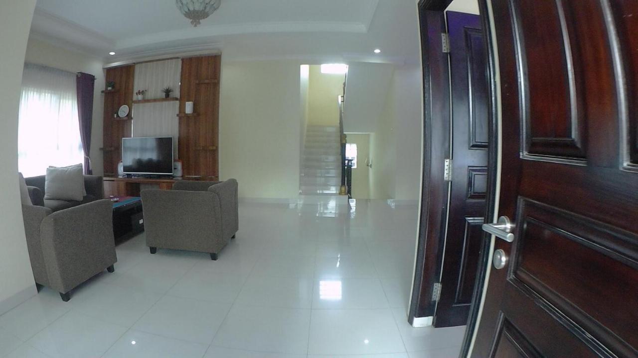 Villa Dira Bogor Exterior foto