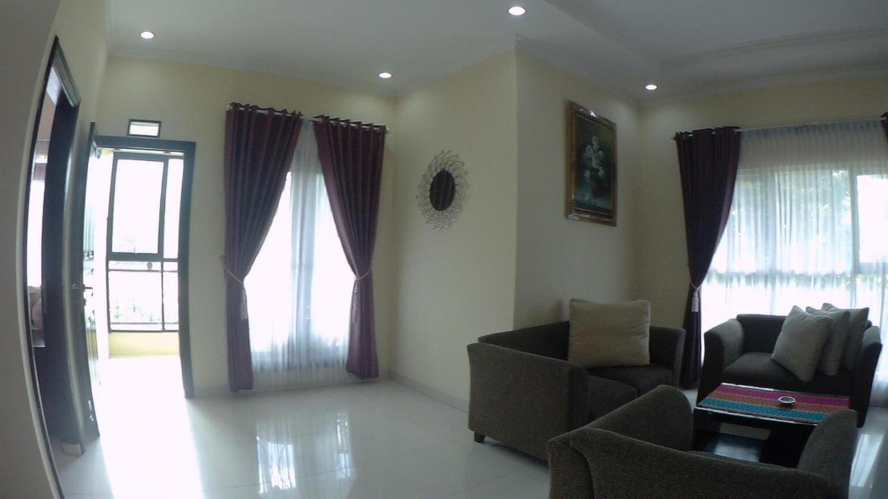 Villa Dira Bogor Exterior foto